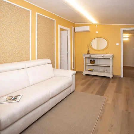 Palazzo Ratti Boutique Rooms-3